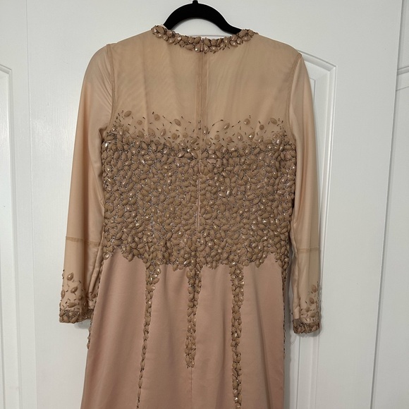 Long sleeve evening gown. - Picture 5 of 7